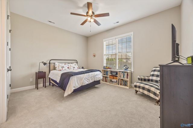 8213 Nantucket Circle, Owens Cross Roads, AL 35763