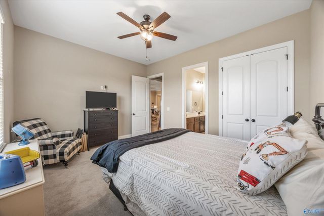 8213 Nantucket Circle, Owens Cross Roads, AL 35763