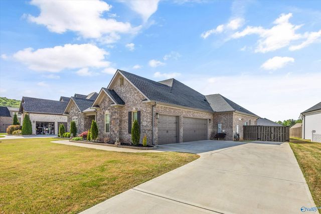 8213 Nantucket Circle, Owens Cross Roads, AL 35763