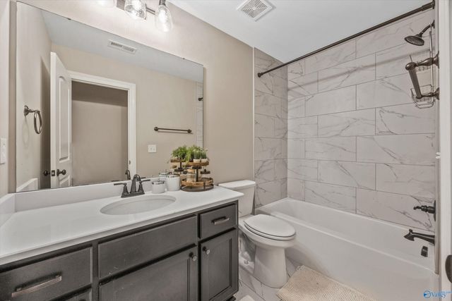 8213 Nantucket Circle, Owens Cross Roads, AL 35763