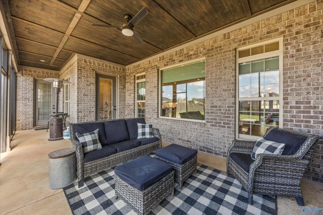 8213 Nantucket Circle, Owens Cross Roads, AL 35763