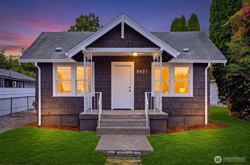 8421 S D Street S, Tacoma, WA 98444