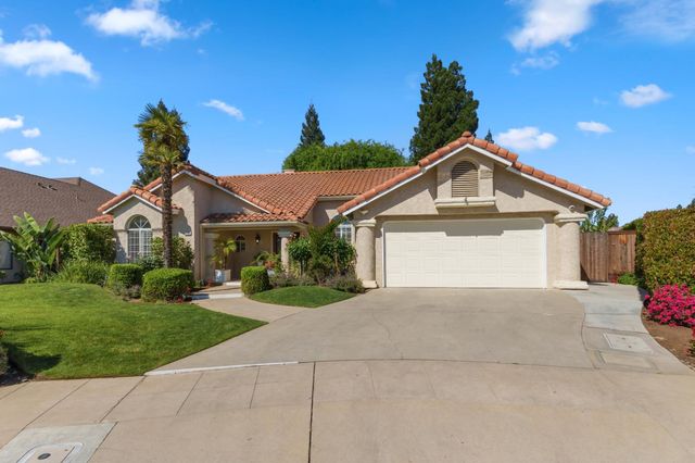 7273 N Durant Avenue, Fresno, CA 93711