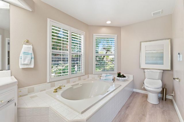 7273 N Durant Avenue, Fresno, CA 93711