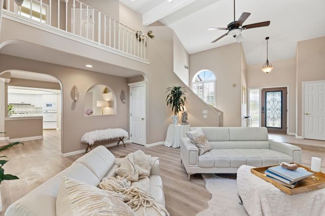 7273 N Durant Avenue, Fresno, CA 93711
