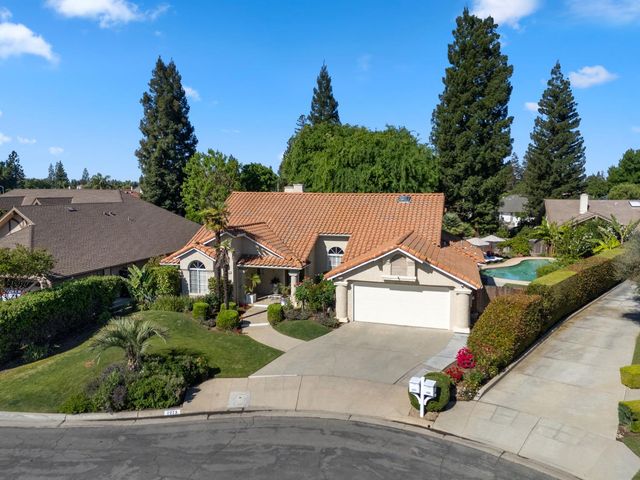 7273 N Durant Avenue, Fresno, CA 93711