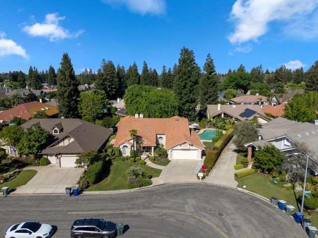 7273 N Durant Avenue, Fresno, CA 93711
