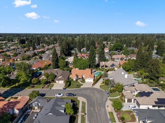 7273 N Durant Avenue, Fresno, CA 93711