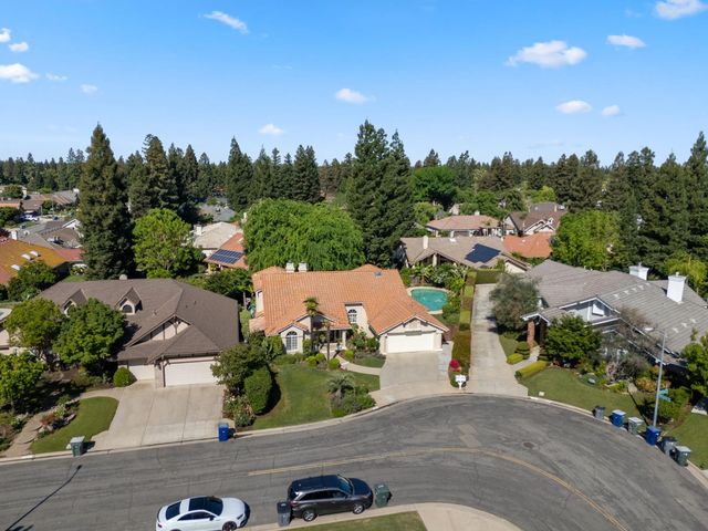 7273 N Durant Avenue, Fresno, CA 93711