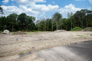 4 Hadley Heights Way, Freetown, MA 02702