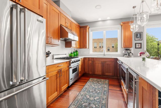 744 W Belmont Avenue 2F, Chicago, IL 60657