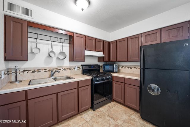 775 E Country Club Drive, Benson, AZ 85602