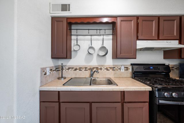 775 E Country Club Drive, Benson, AZ 85602