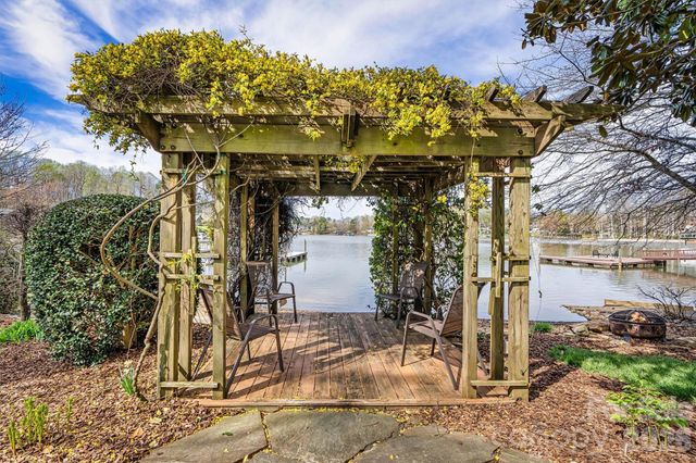 140 Shady Cove Road, Troutman, NC 28166