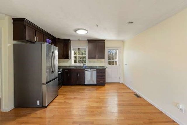 14 Bandon Circle 14, Westford, MA 01886