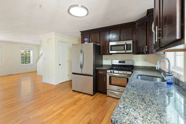 14 Bandon Circle 14, Westford, MA 01886