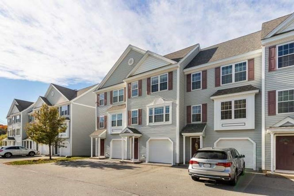 14 Bandon Circle 14, Westford, MA 01886