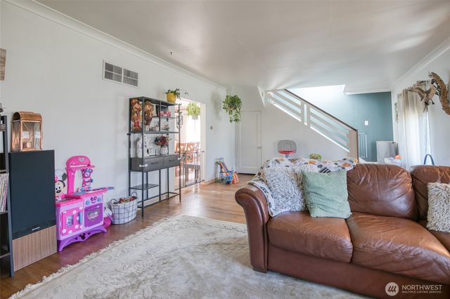 515 5th Street, Hoquiam, WA 98550