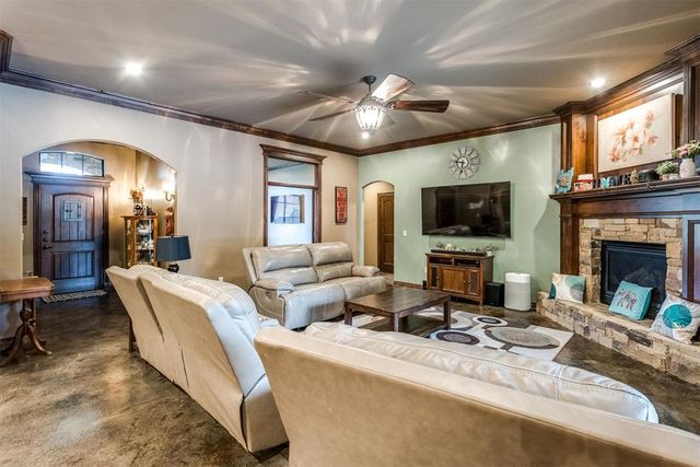 651 Fox Drive, Choctaw, OK 73020