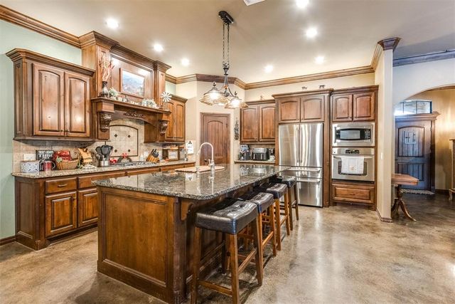 651 Fox Drive, Choctaw, OK 73020