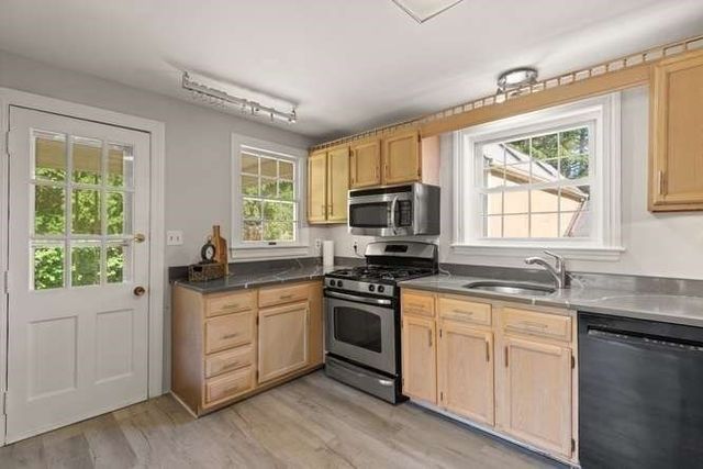 84 Walnut St, Walpole, MA 02081