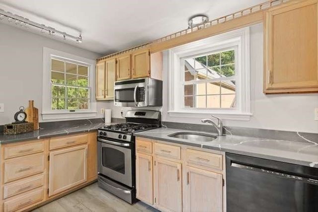 84 Walnut St, Walpole, MA 02081
