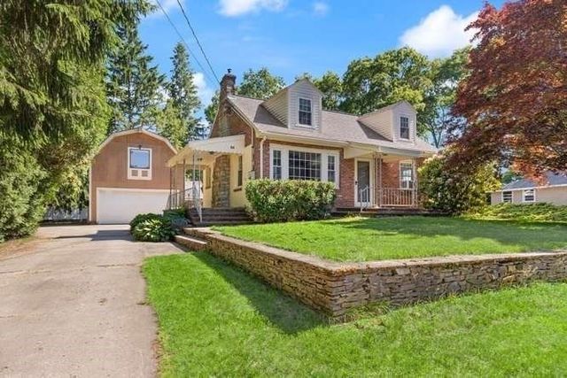 84 Walnut St, Walpole, MA 02081