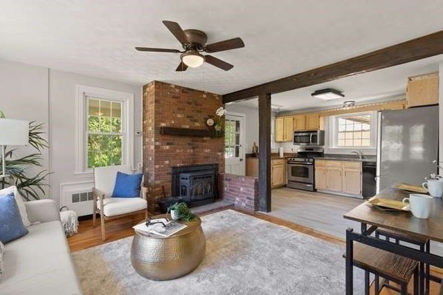 84 Walnut St, Walpole, MA 02081