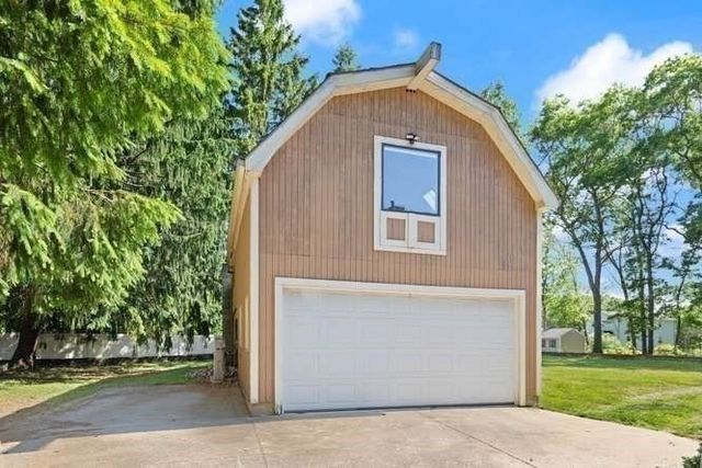84 Walnut St, Walpole, MA 02081