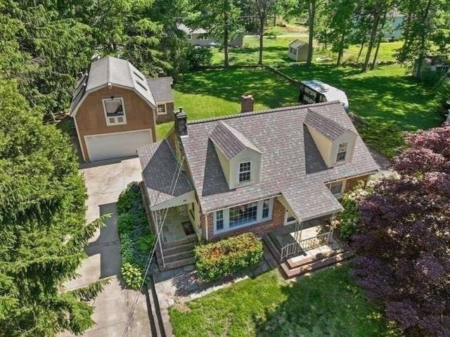84 Walnut St, Walpole, MA 02081