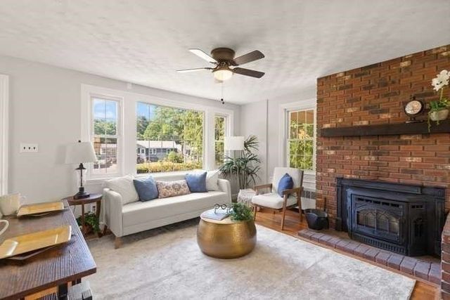 84 Walnut St, Walpole, MA 02081