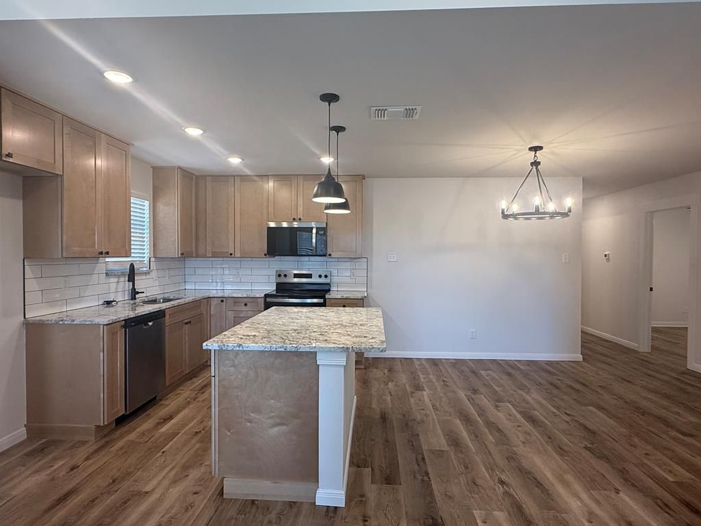 Image 8 of property listing at 6107 Valley Pine Dr, San Angelo, TX 76904