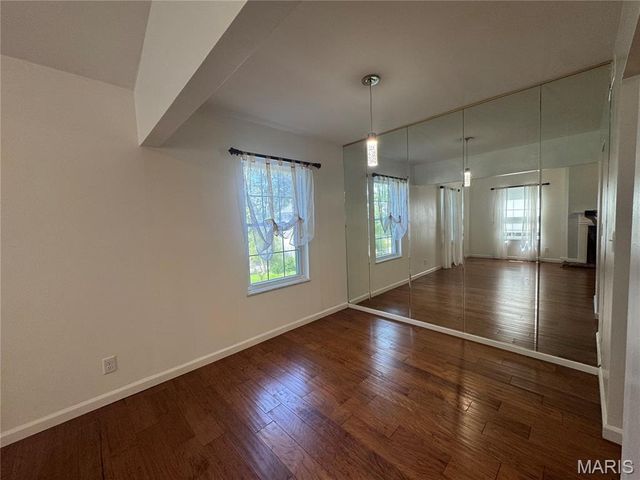 809 N Hanley Road C, St Louis, MO 63130