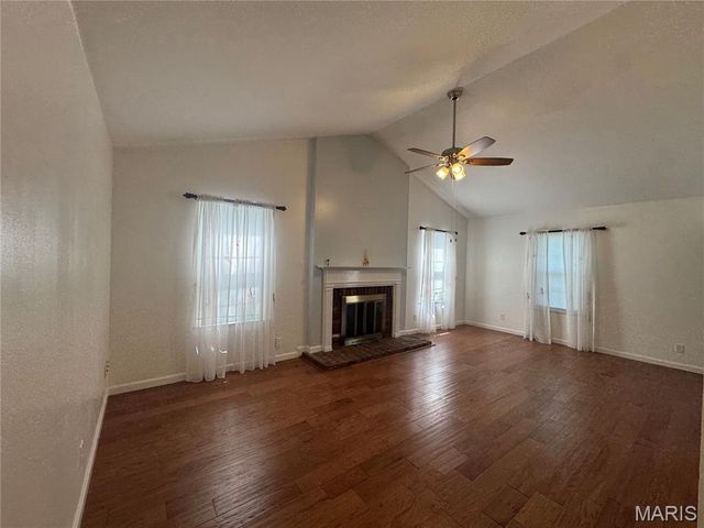 809 N Hanley Road C, St Louis, MO 63130