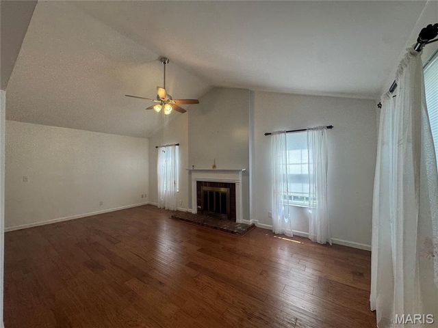 809 N Hanley Road C, St Louis, MO 63130