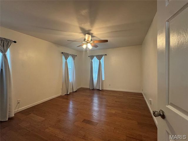 809 N Hanley Road C, St Louis, MO 63130