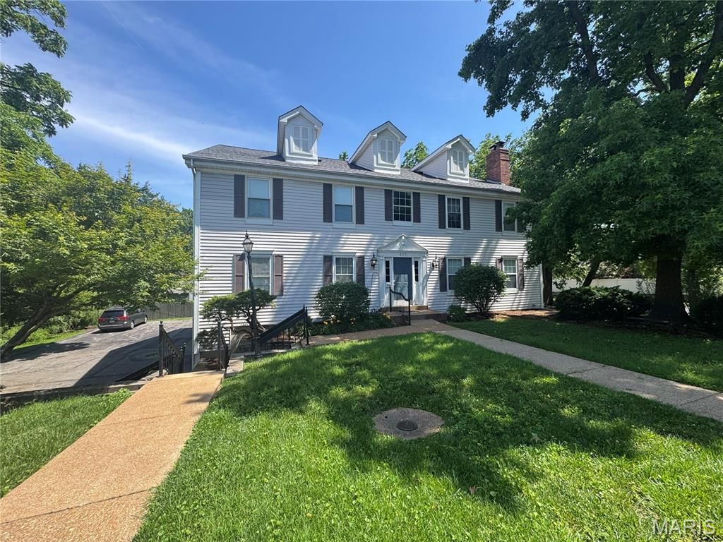 809 N Hanley Road C, St Louis, MO 63130