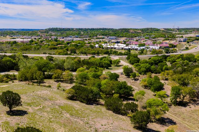 2210 Stoneledge Drive, Kerrville, TX 78028