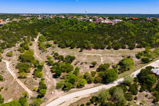 2210 Stoneledge Drive, Kerrville, TX 78028