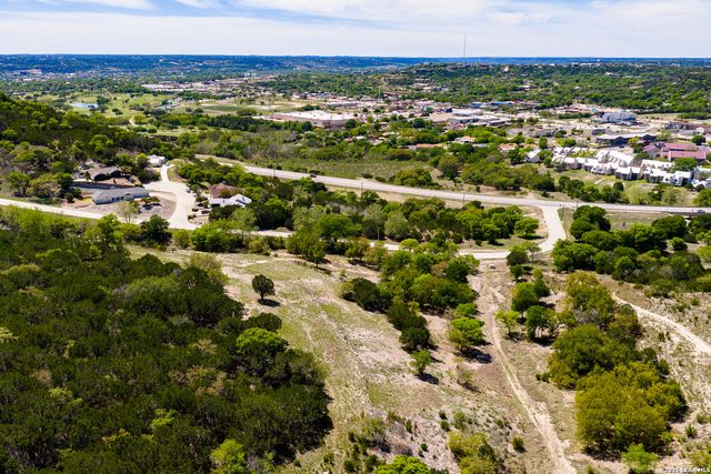 2210 Stoneledge Drive, Kerrville, TX 78028