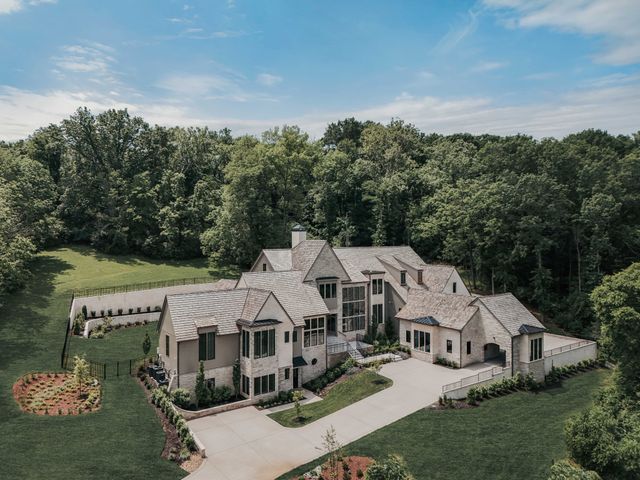 235 Robin Hill Rd, Nashville, TN 37205