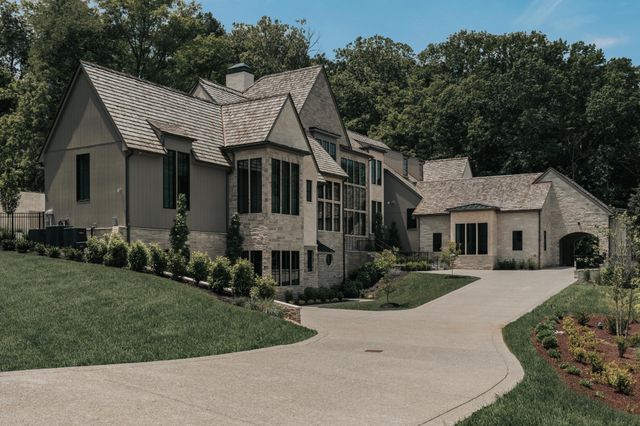 235 Robin Hill Rd, Nashville, TN 37205