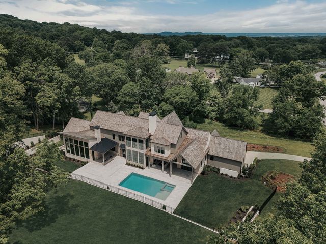 235 Robin Hill Rd, Nashville, TN 37205