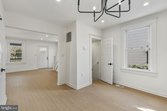 507 WASHBURN AVE, Baltimore, MD 21225