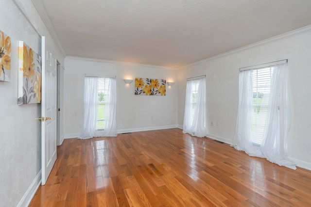 245 KY HWY 1050, Jeffersonville, KY 40337