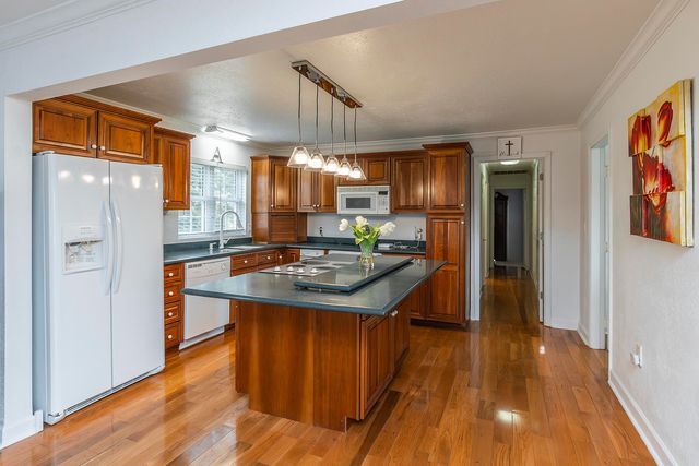 245 KY HWY 1050, Jeffersonville, KY 40337