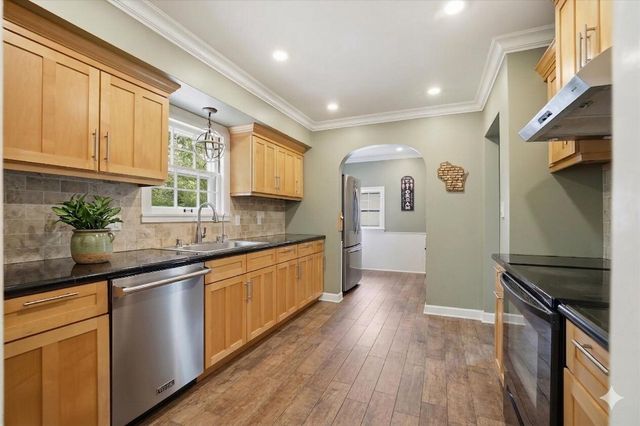 1311 Garfield AVENUE, Waukesha, WI 53186