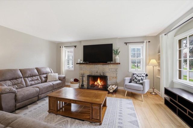 1311 Garfield AVENUE, Waukesha, WI 53186