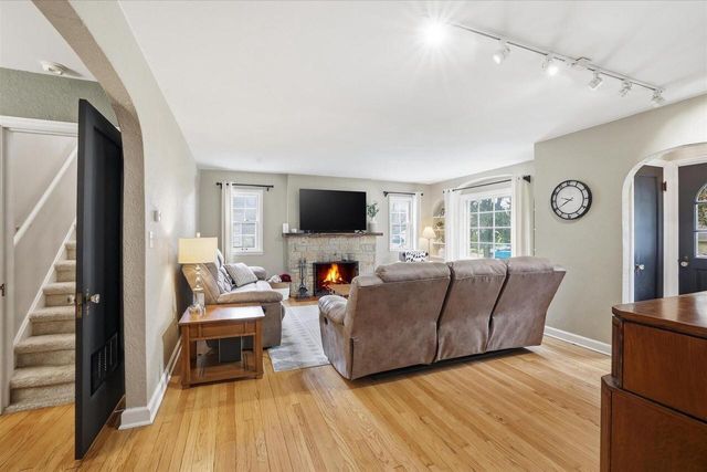 1311 Garfield AVENUE, Waukesha, WI 53186