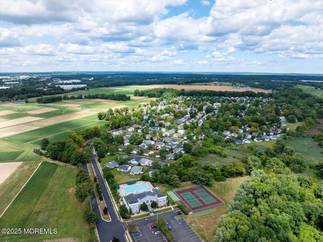 5 Jaffreyton Close, Freehold, NJ 07728